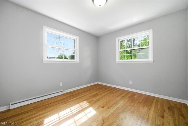 Building Photo - 3331 Edington Rd