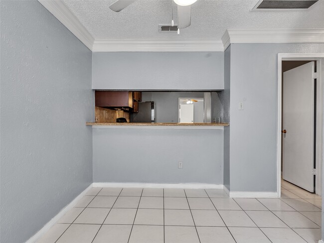 Building Photo - 10919 Pigeonwood Dr