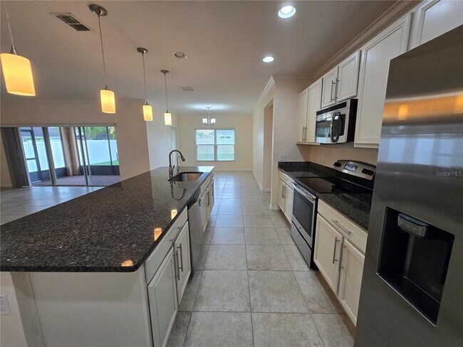 Building Photo - 2246 Waukegan Dr