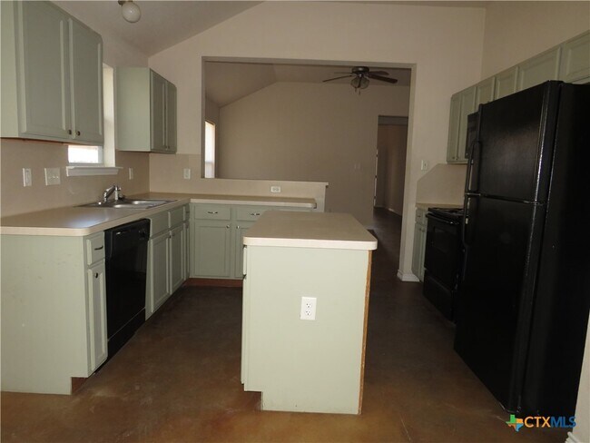 Building Photo - 4201 Cambridge Dr