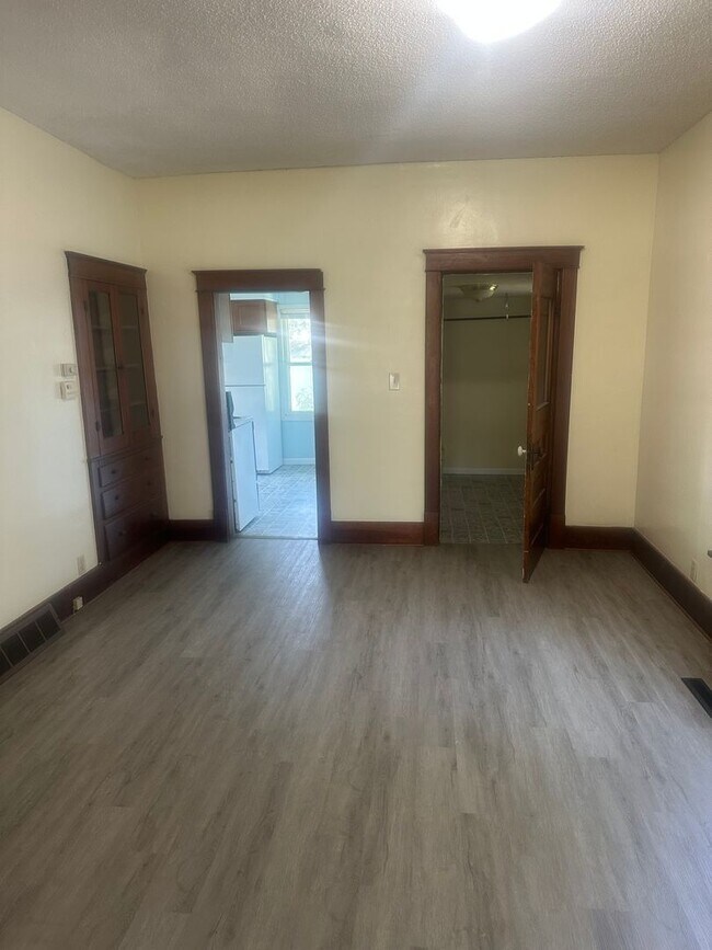 Building Photo - an0603