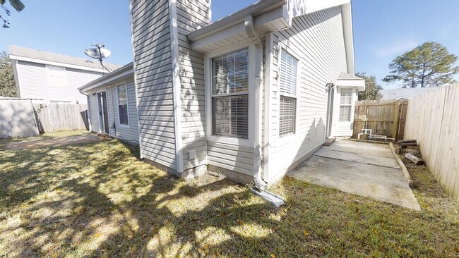 Building Photo - 1922 Heartland Dr