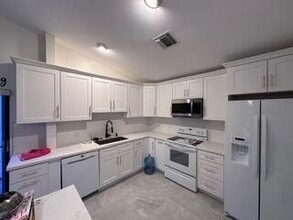 Building Photo - 21512 Summertrace Cir