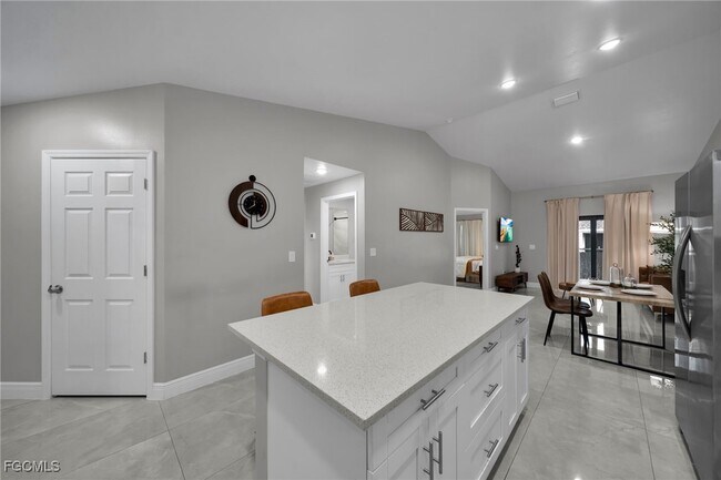 Building Photo - 1006 Albert Ave