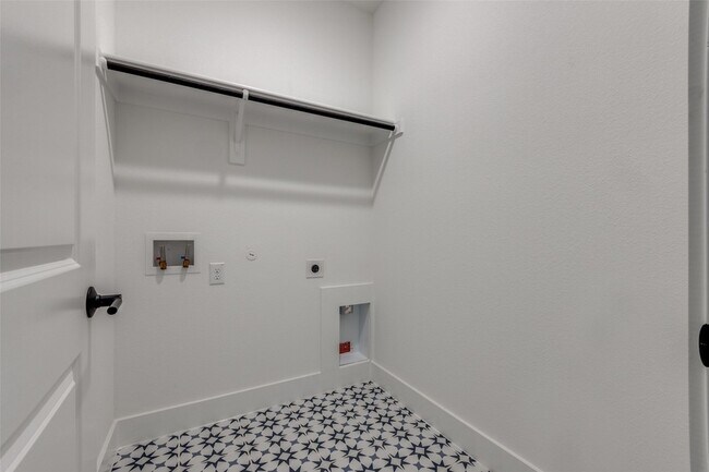 Building Photo - 6204 Mulberry Creek Ln