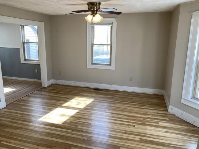 Building Photo - 27 Grove St