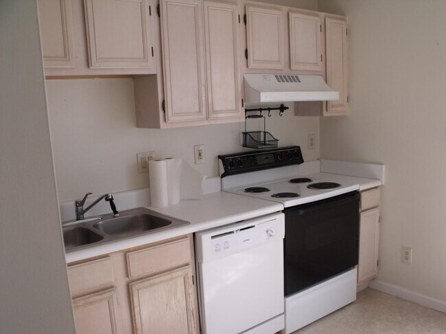 Building Photo - 3389 Northside Dr