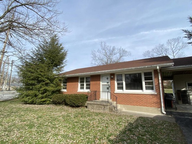 Primary Photo - 208 W. Linden