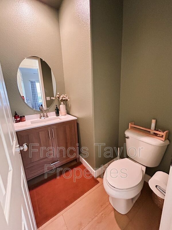 Building Photo - 27027 Sunningdale Way