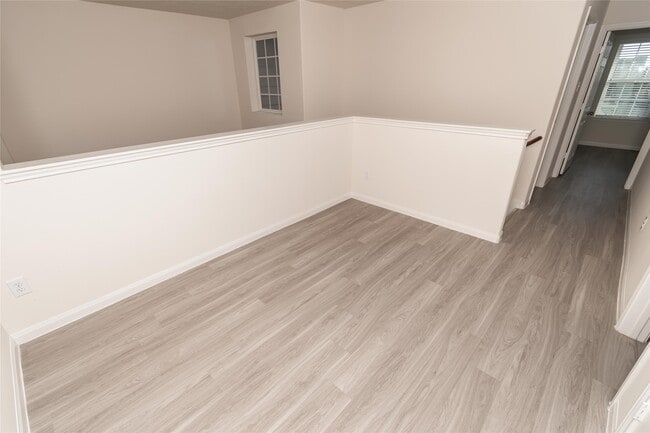 Building Photo - 3918 Calgary Cir