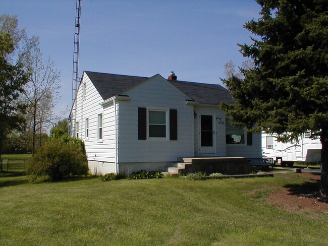 Building Photo - 6398 Tallmadge Ct