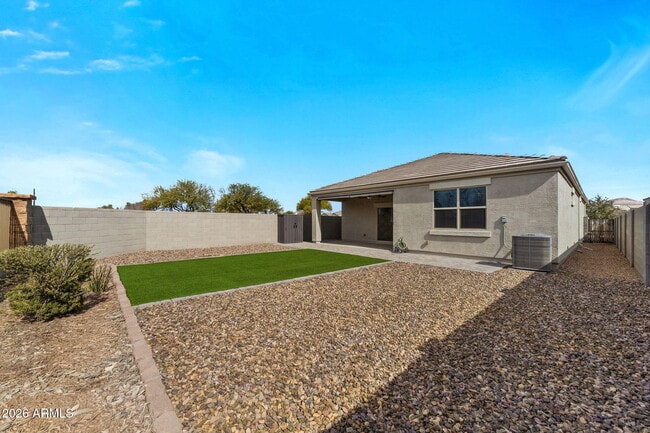 Building Photo - 17878 N Pietra Rd