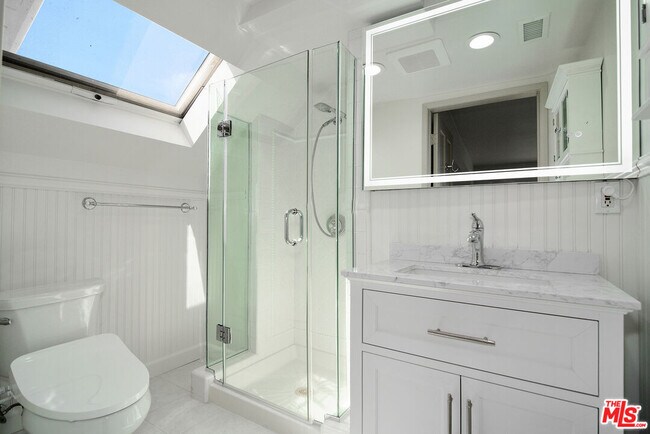 Building Photo - 5020 Dantes View Dr