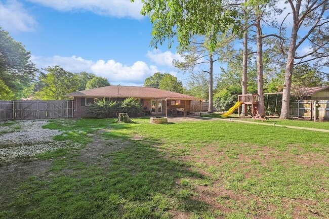 Building Photo - 2525 Freedom Ln