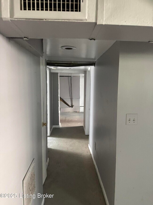 Building Photo - 111 N 43rd St