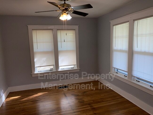 Building Photo - 414 N Willett St