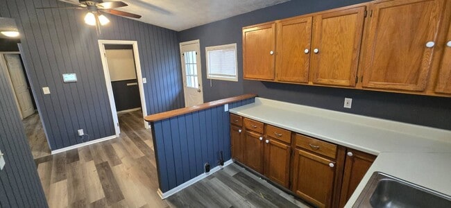 Building Photo - Charming 3-Bedroom Property in Prime Location ( SECTION 8 VOUCHER ACCEPTED )