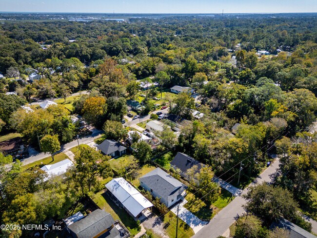 Building Photo - 501 Aiken St