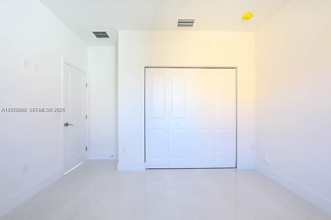 Building Photo - 15631 SW 11th Terrace