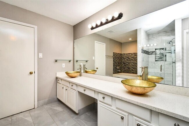 Building Photo - 1430 Acorn Ct