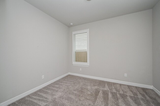 Building Photo - 24550 Carleton Lake Ln