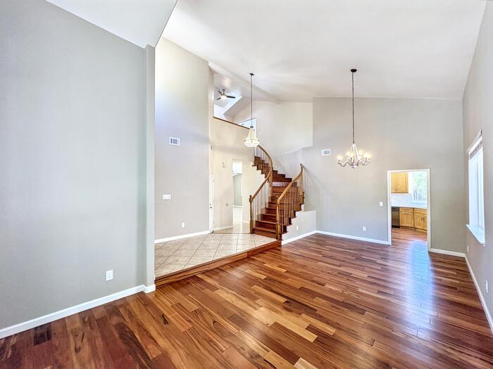 Building Photo - 1905 Paradise Peak Ct