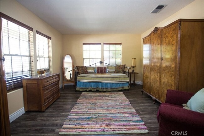 Building Photo - 289 N Cleveland St