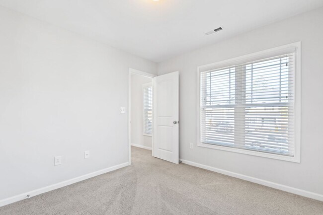 Building Photo - Like New 3 Bedroom Home Walk to DT Clayton!