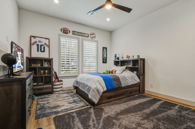 Building Photo - 21359 Monarch Dr