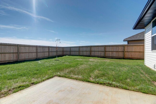 Building Photo - FOUR BEDROOM - NIXA SCHOOLS