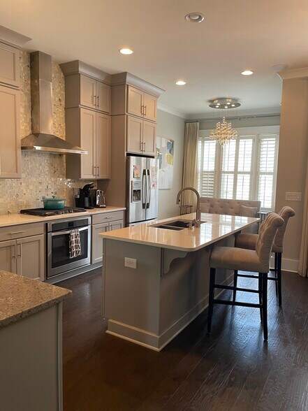 Building Photo - 2425 Gatebury Cir