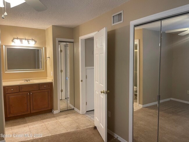 Building Photo - 1425 Malibu Cir NE