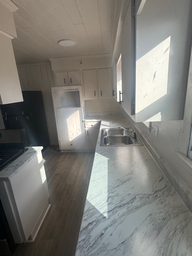 Building Photo - 1512 Woodmont Ave