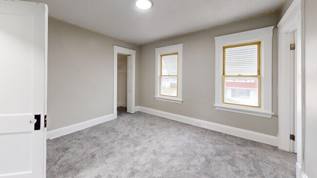 Building Photo - Old Brooklyn Area - 3 Bedroom Single Famil...