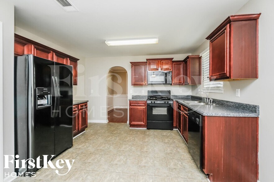 Building Photo - 483 Baywood Way