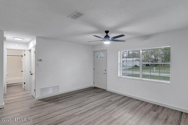 Building Photo - 407 Cassandra Ln