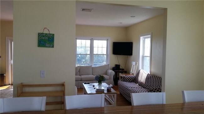 Building Photo - 7 Defelice Rd