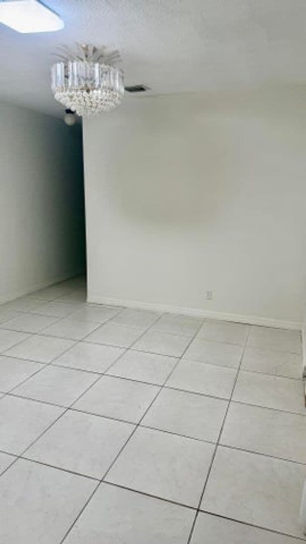 Building Photo - 931 Hibiscus Dr