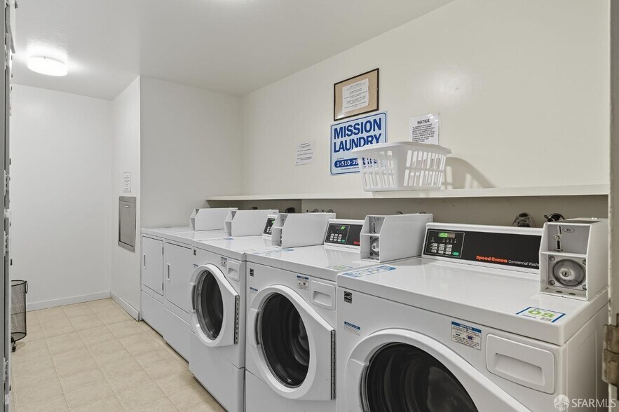 Building Photo - 288 Whitmore St