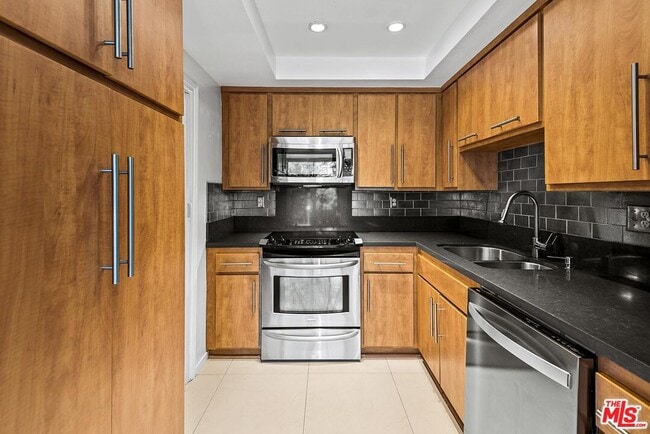 Building Photo - 8105 Redlands St