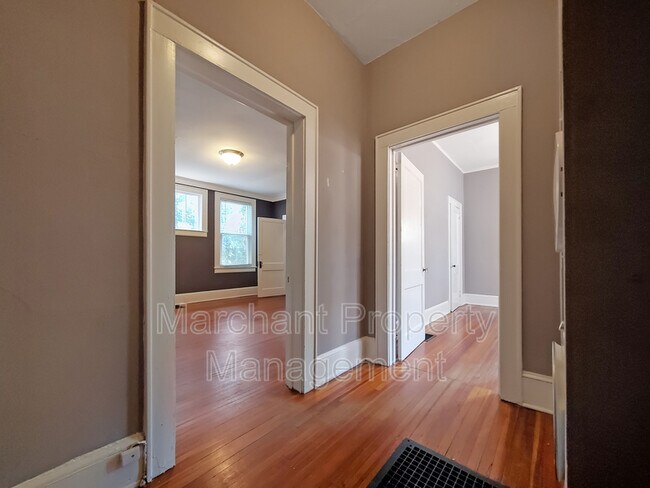 Building Photo - 9 David St