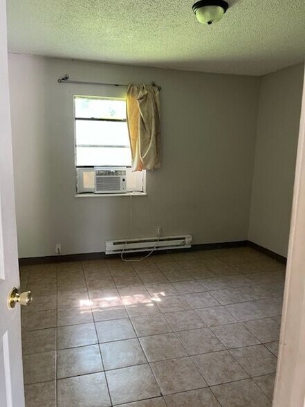Building Photo - 102 Gregory Dr