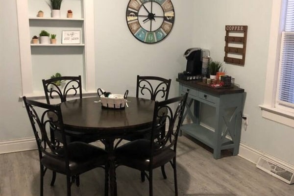 Building Photo - 407 E 13th St