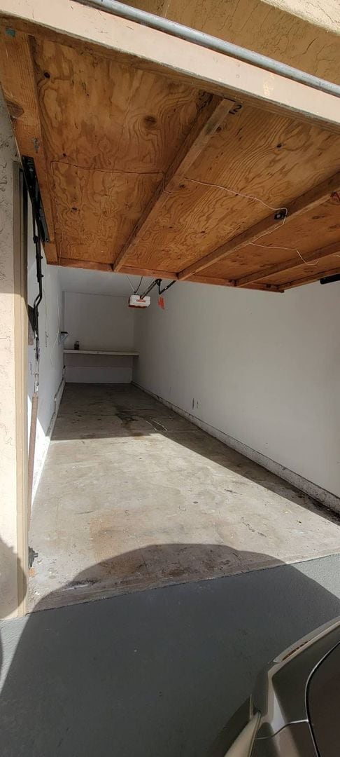 Building Photo - Updated 2 Bed, 2 Bath 2-Story Condo with Garage