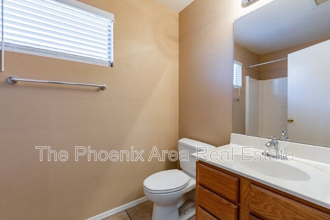 Building Photo - 1261 N Balboa Dr