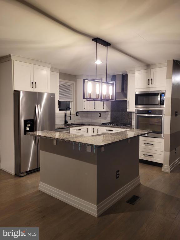 Building Photo - 2710 Rose Valley Dr