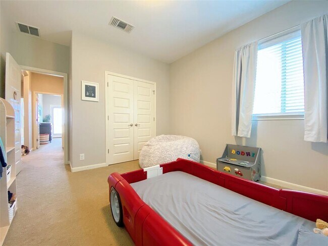Building Photo - 507 S Meadowlark St
