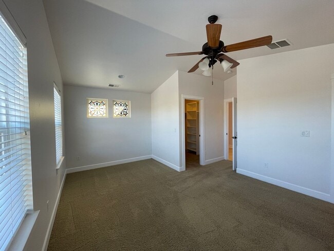 Building Photo - Old Mill Townhome Available 5/15