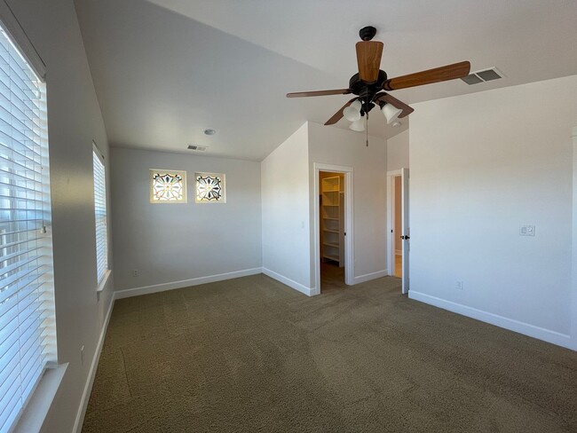 Building Photo - Old Mill Townhome Available 5/5/25