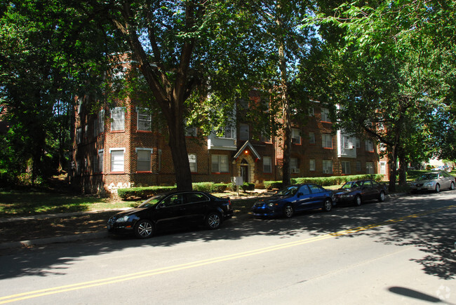 Building Photo - Roanoke Heights